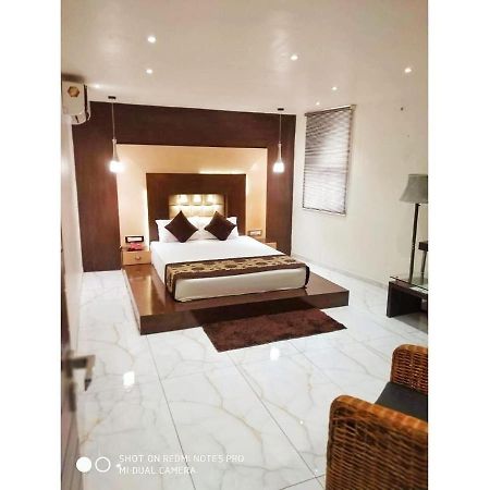 Hotel The Royal, Sehore Kültér fotó