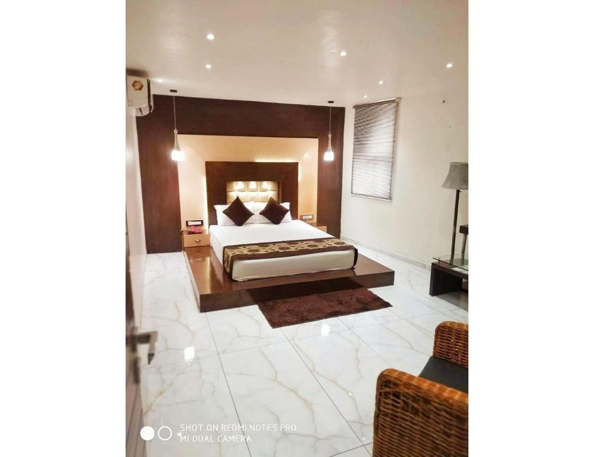 Hotel The Royal, Sehore Kültér fotó